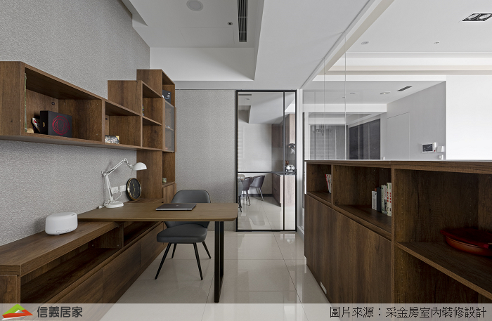 想要打造兼具休閒又高創造力的場所一點也不困難!利用櫃體分化閱讀區與泡茶區,大大提高了整體收納效益,配合活動式書桌彈性調整工作檯面,放大檯面,讓辦公物品一目瞭然、整齊置放不雜亂,有條有理的辦公環境讓專注效率直達高層次!