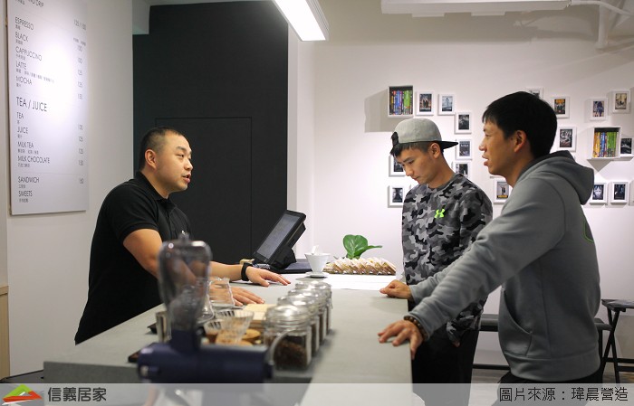 咖啡店裡的視覺重點無庸置疑一定是吧檯!