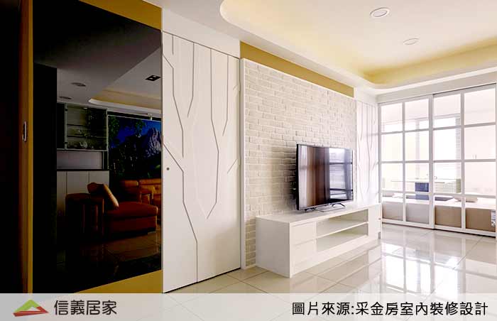 白色客廳室內裝潢設計，包括電視牆裝潢圖片