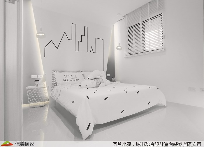 白色臥室室內裝潢設計，包括床、床頭主牆裝潢圖片