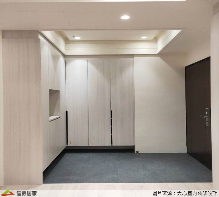 白色玄關室內裝潢設計，包括收納櫃裝潢圖片