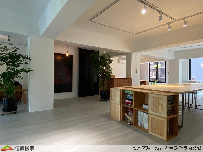 白色商業空間,白色辦公室室內裝潢設計，包括收納櫃、椅子、置物櫃、辦公桌裝潢圖片